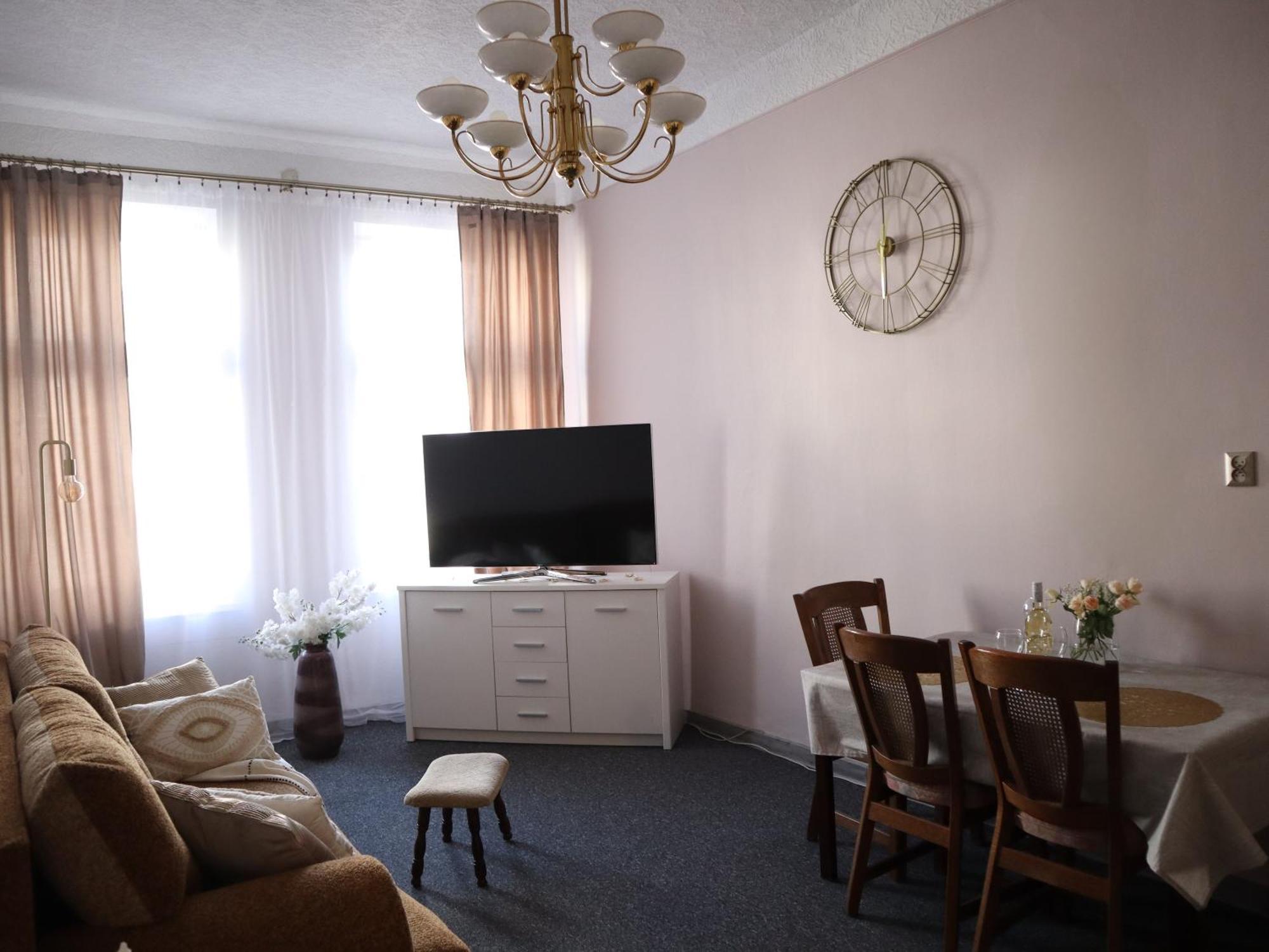 555 Flat - 55 M² Mieszkanie, 5 Min - Dworzec Glowny Krakow